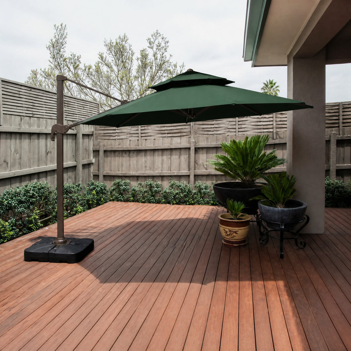 Large Cantilever Umbrella, Green
