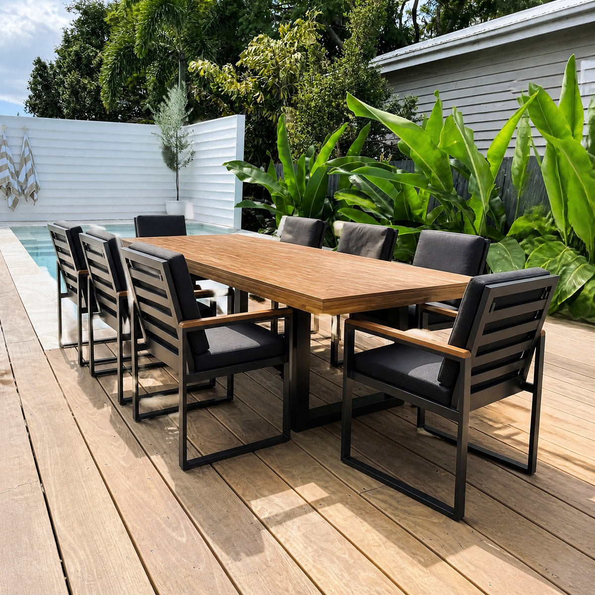 Cast Aluminium Outdoor Dining Set