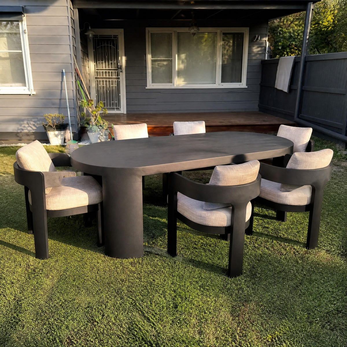 Contemporary Aluminium Dining Set